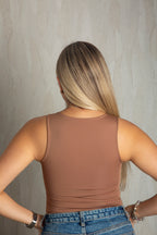 Body Básico Cocoa - moda femenina AVR- espalda