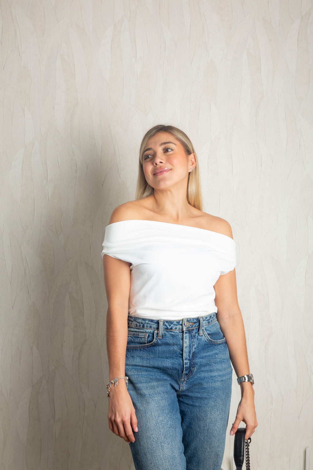 Top Victoria blanco para mujer de AVR, moda femenina en Colombia.