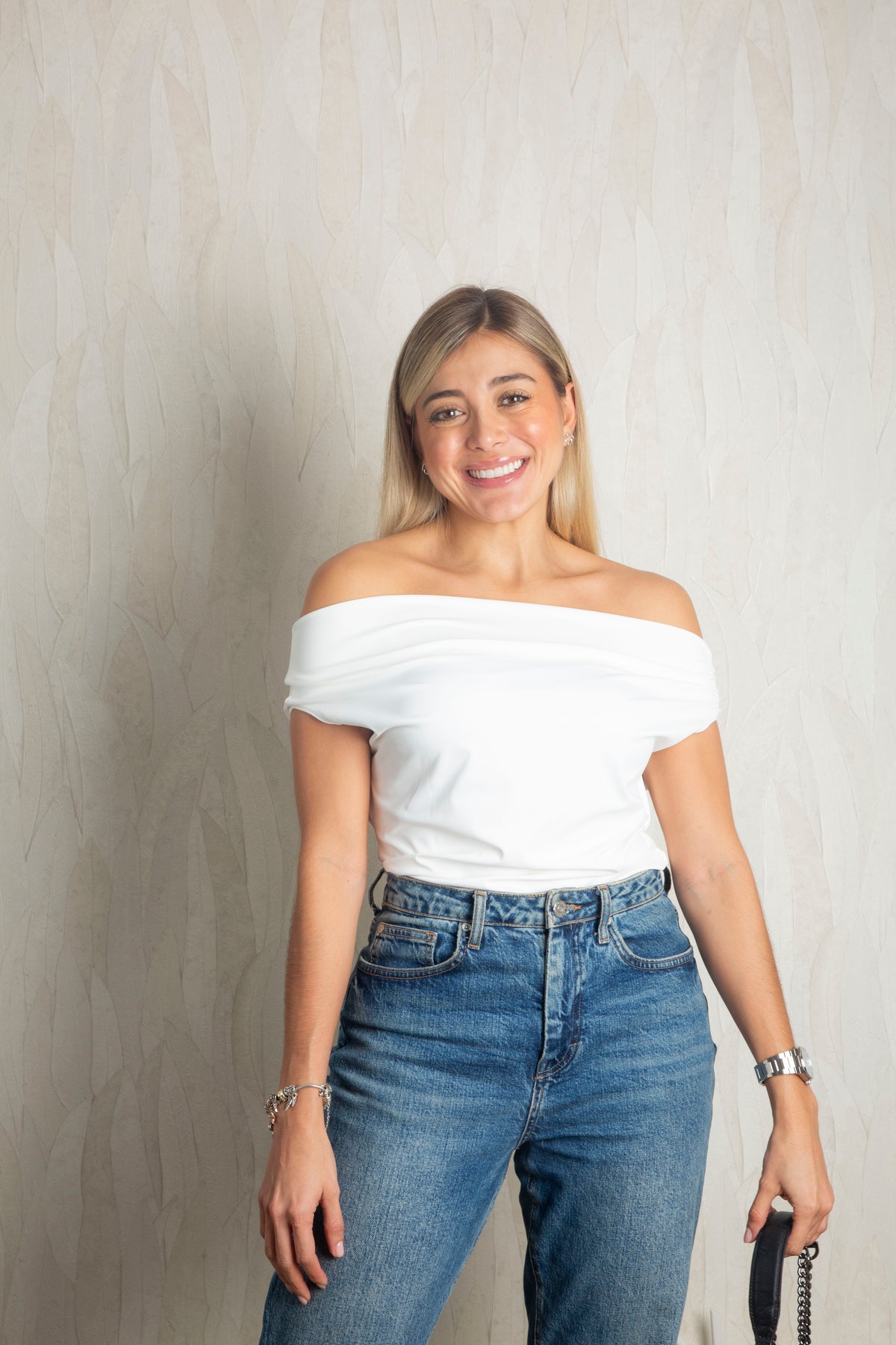Top Victoria blanco para mujer de AVR, moda femenina en Colombia.